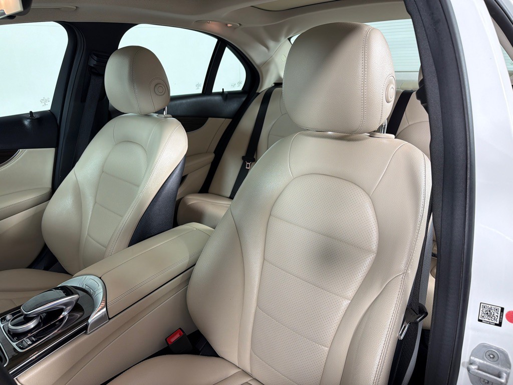 2016 Mercedes-Benz C-Class Image 10