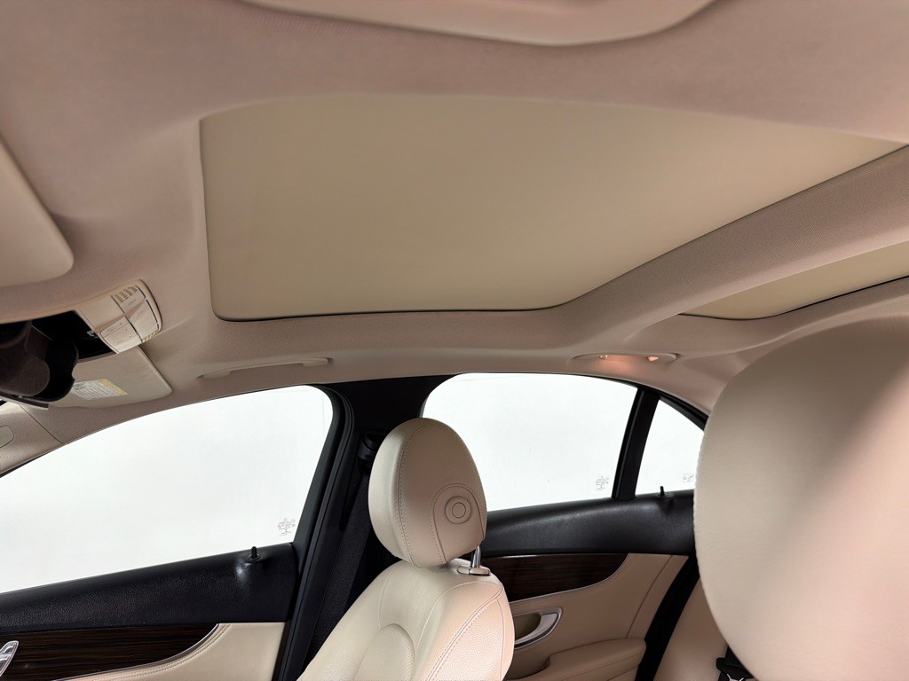 2016 Mercedes-Benz C-Class Image 11