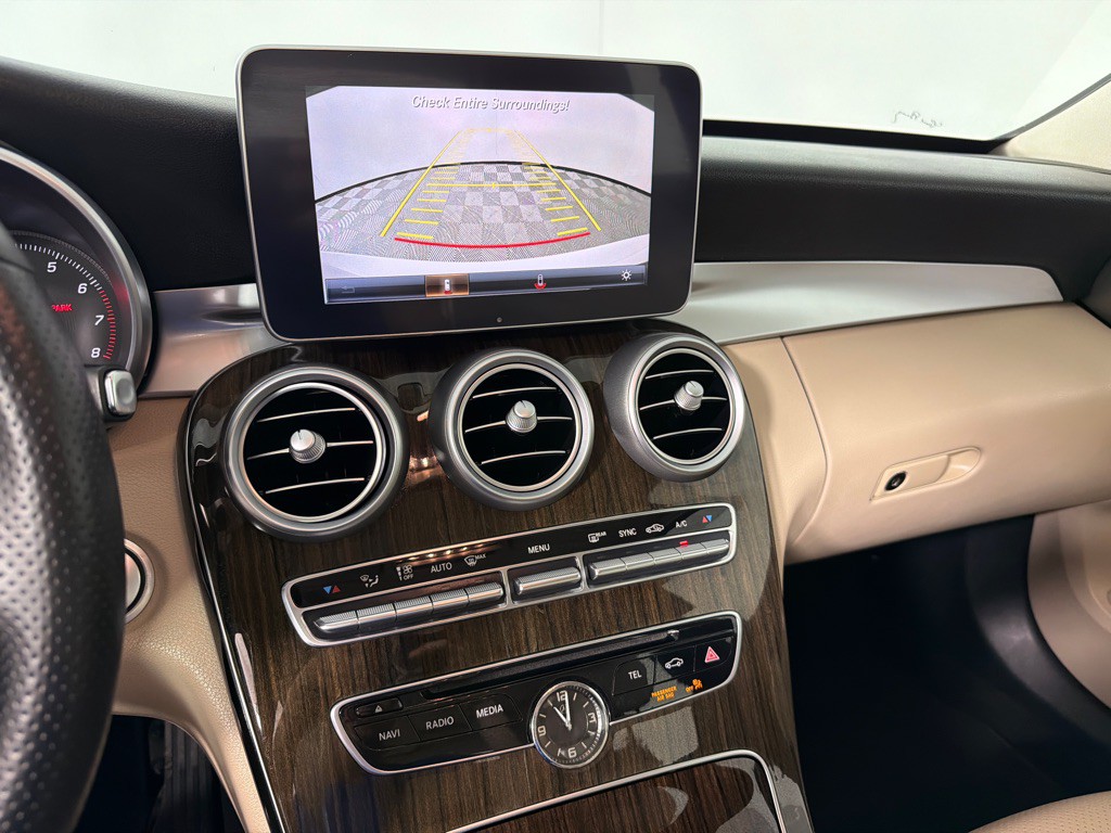 2016 Mercedes-Benz C-Class Image 16