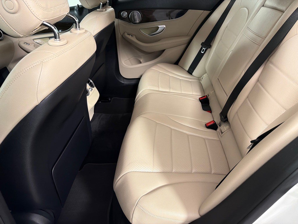2016 Mercedes-Benz C-Class Image 18