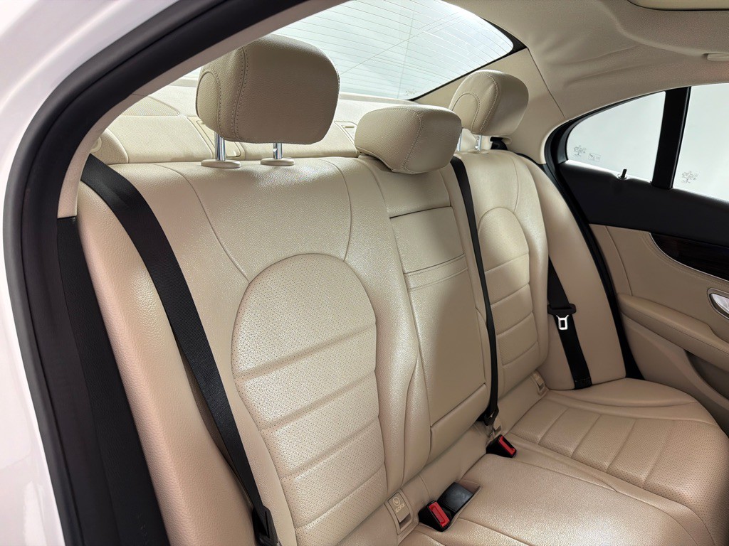 2016 Mercedes-Benz C-Class Image 21