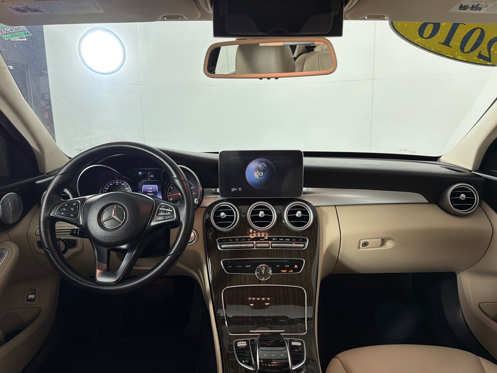 2016 Mercedes-Benz C-Class Image 23