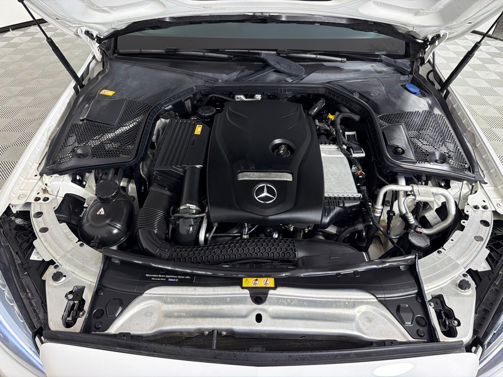 2016 Mercedes-Benz C-Class Image 24