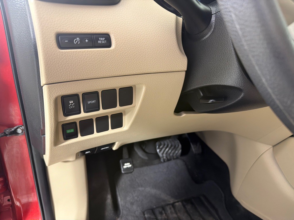 2016 Nissan Rogue Image 13