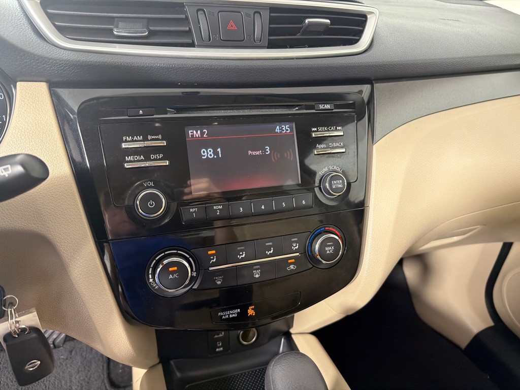 2016 Nissan Rogue Image 15