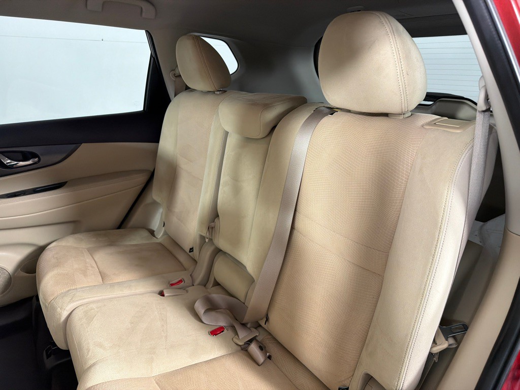 2016 Nissan Rogue Image 19