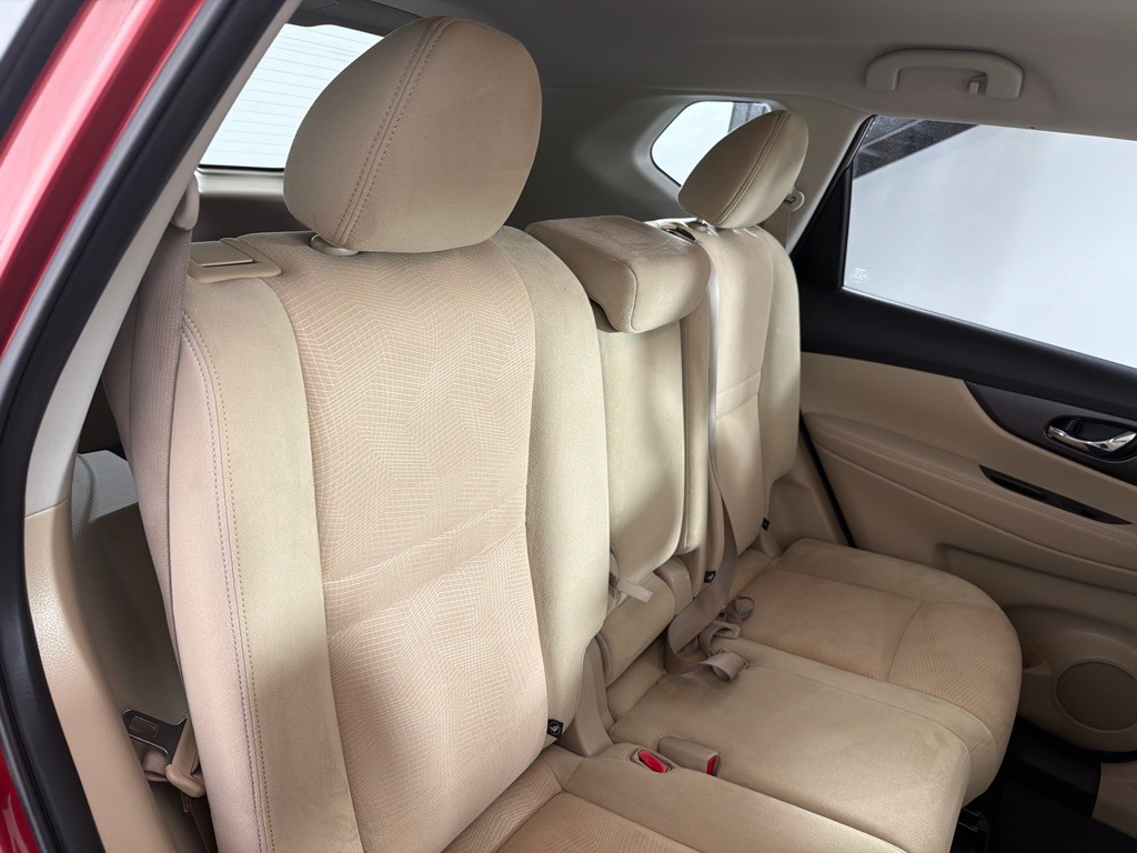 2016 Nissan Rogue Image 22