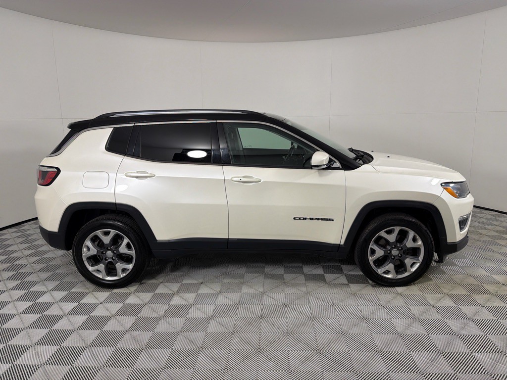 2017 Jeep Compass Image 4