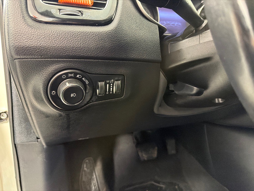 2017 Jeep Compass Image 14