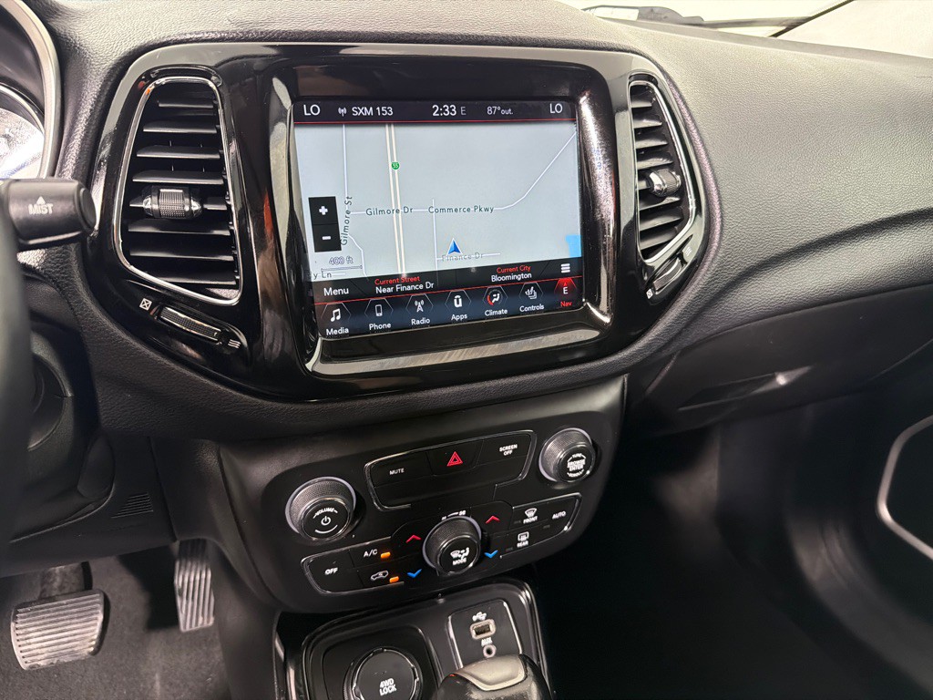 2017 Jeep Compass Image 16
