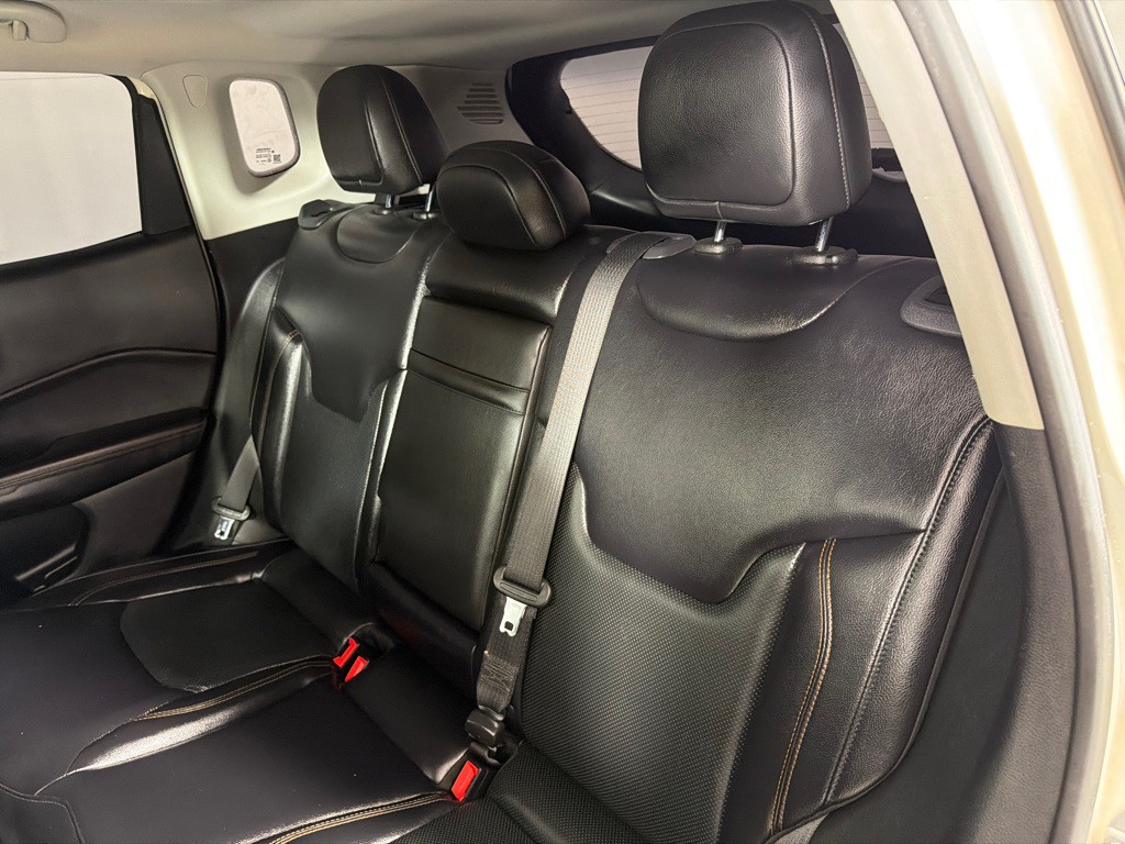 2017 Jeep Compass Image 21