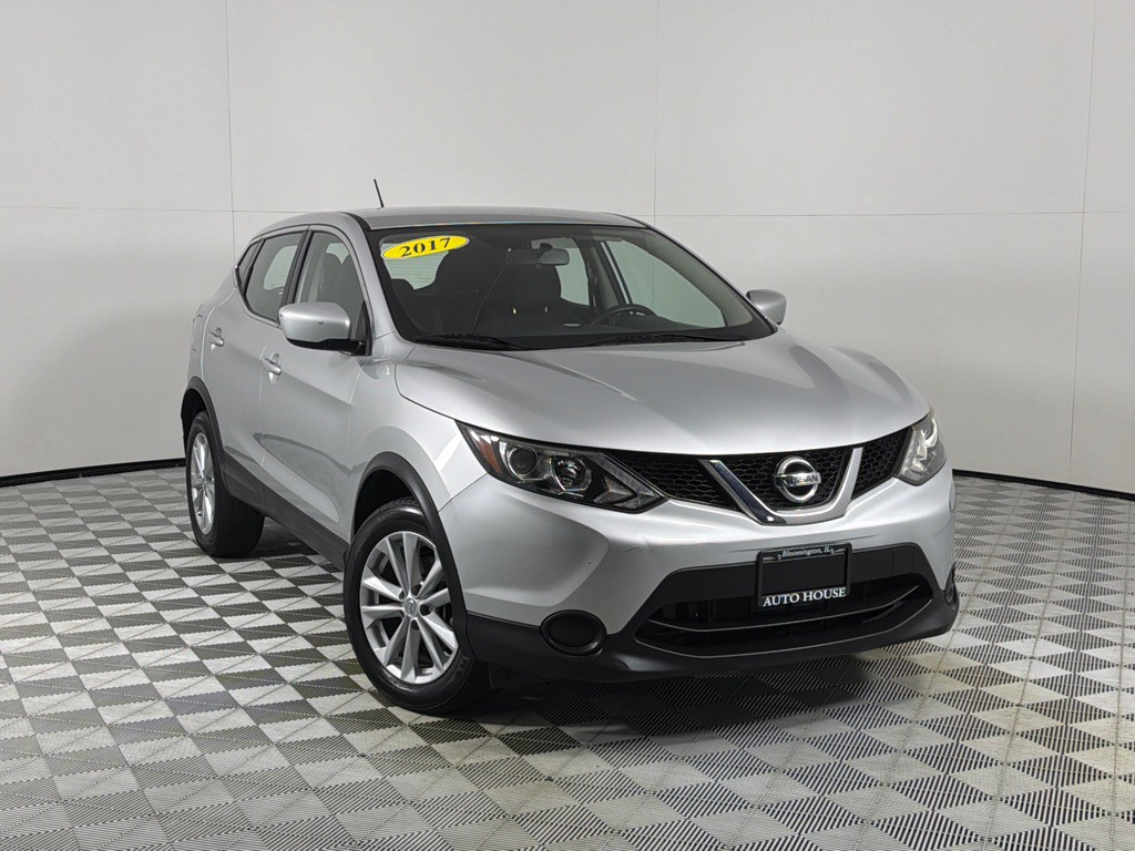 2017 Nissan Rogue Image 2