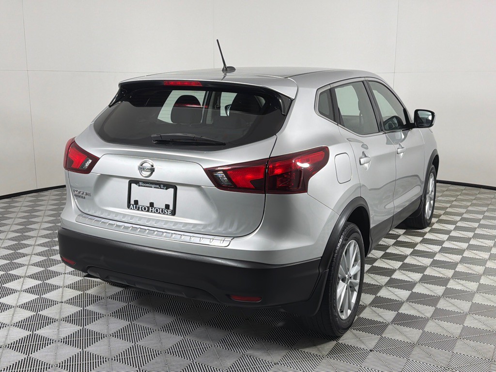 2017 Nissan Rogue Image 4
