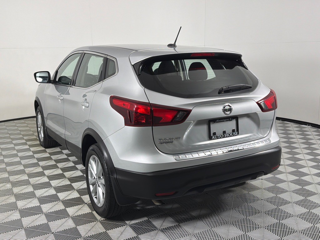 2017 Nissan Rogue Image 6