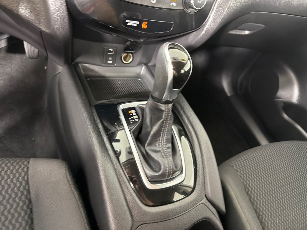 2017 Nissan Rogue Image 17