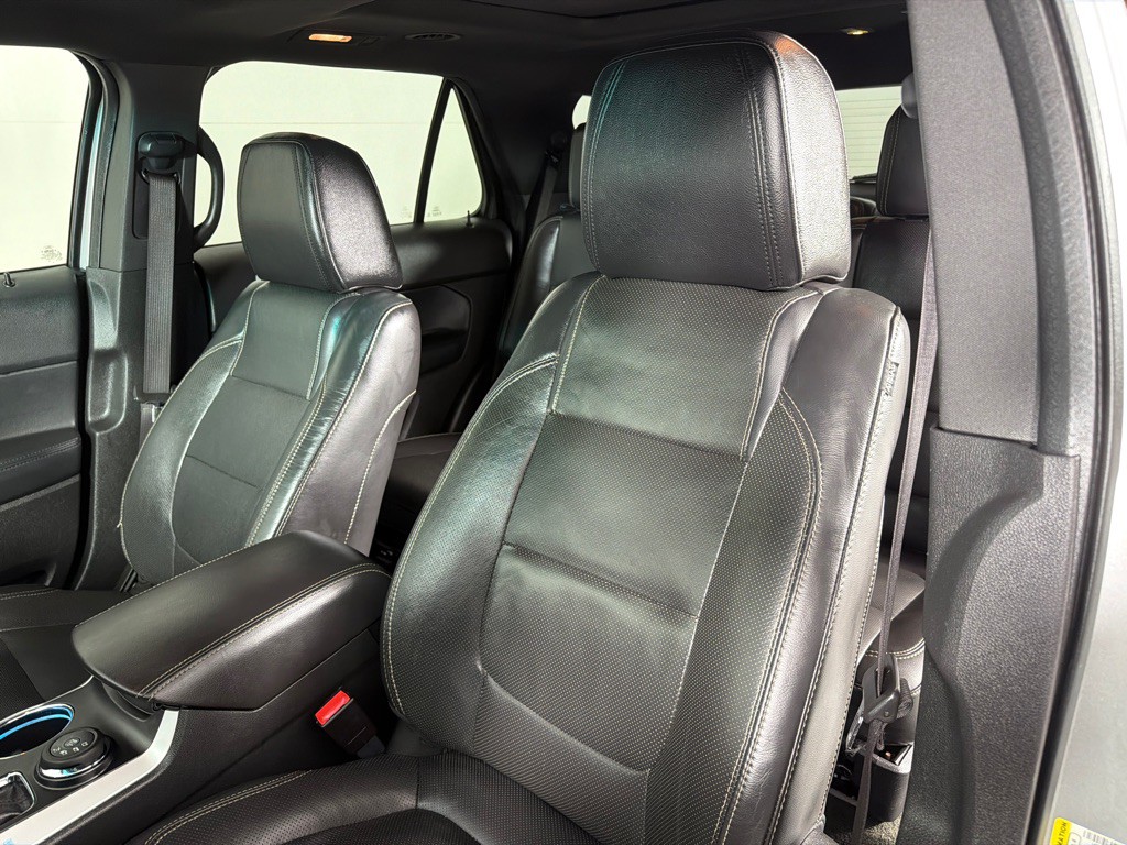 2015 Ford Explorer Image 11