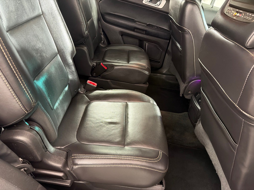 2015 Ford Explorer Image 23