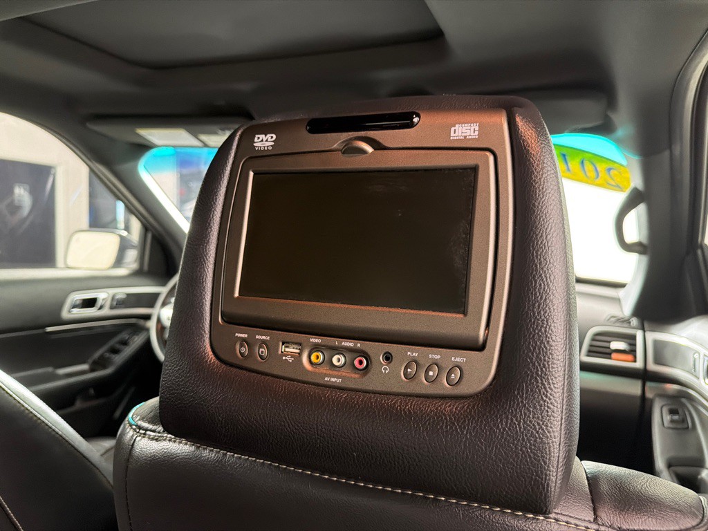 2015 Ford Explorer Image 28