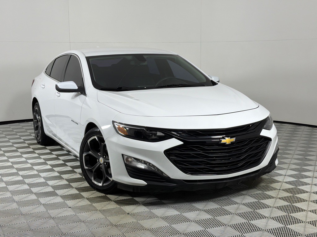 2022 Chevrolet Malibu Image 2