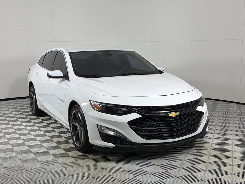 2022 Chevrolet Malibu Image 3