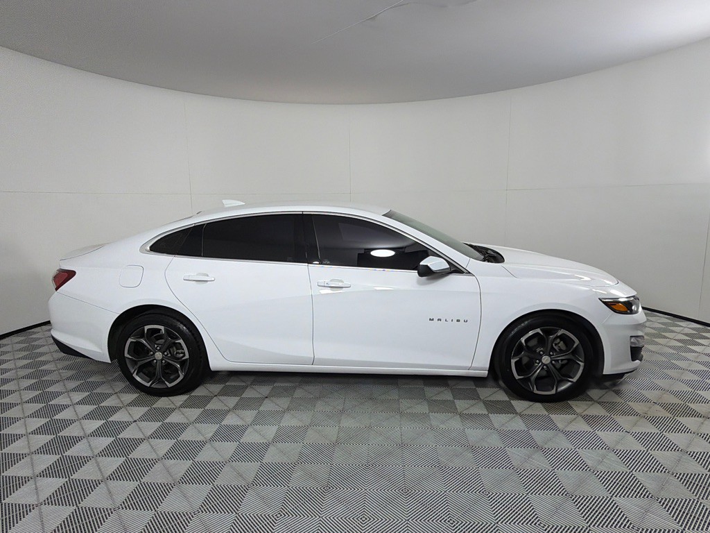 2022 Chevrolet Malibu Image 4