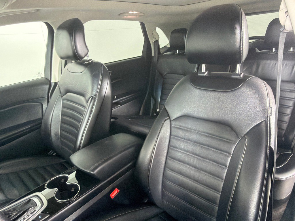 2016 Ford Edge Image 11