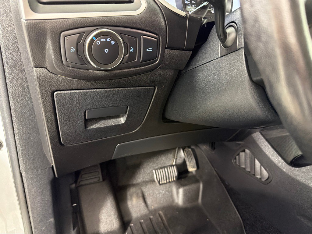 2016 Ford Edge Image 13