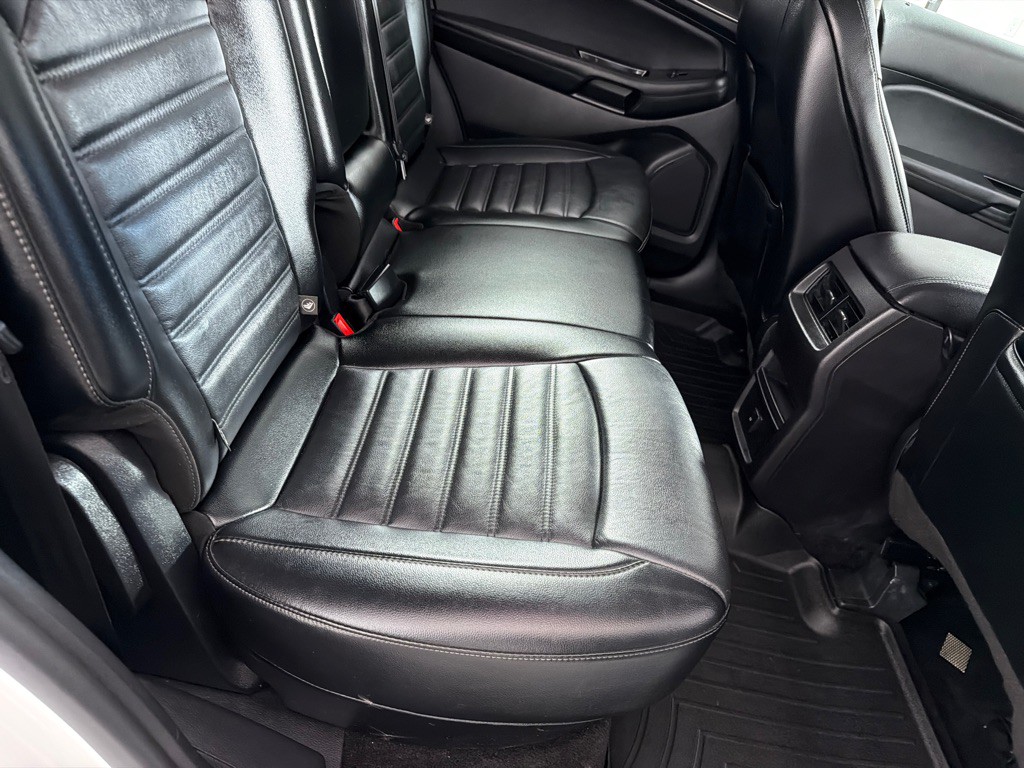 2016 Ford Edge Image 21
