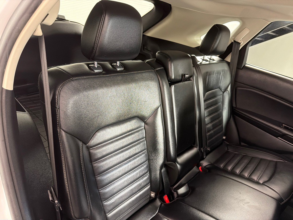 2016 Ford Edge Image 22