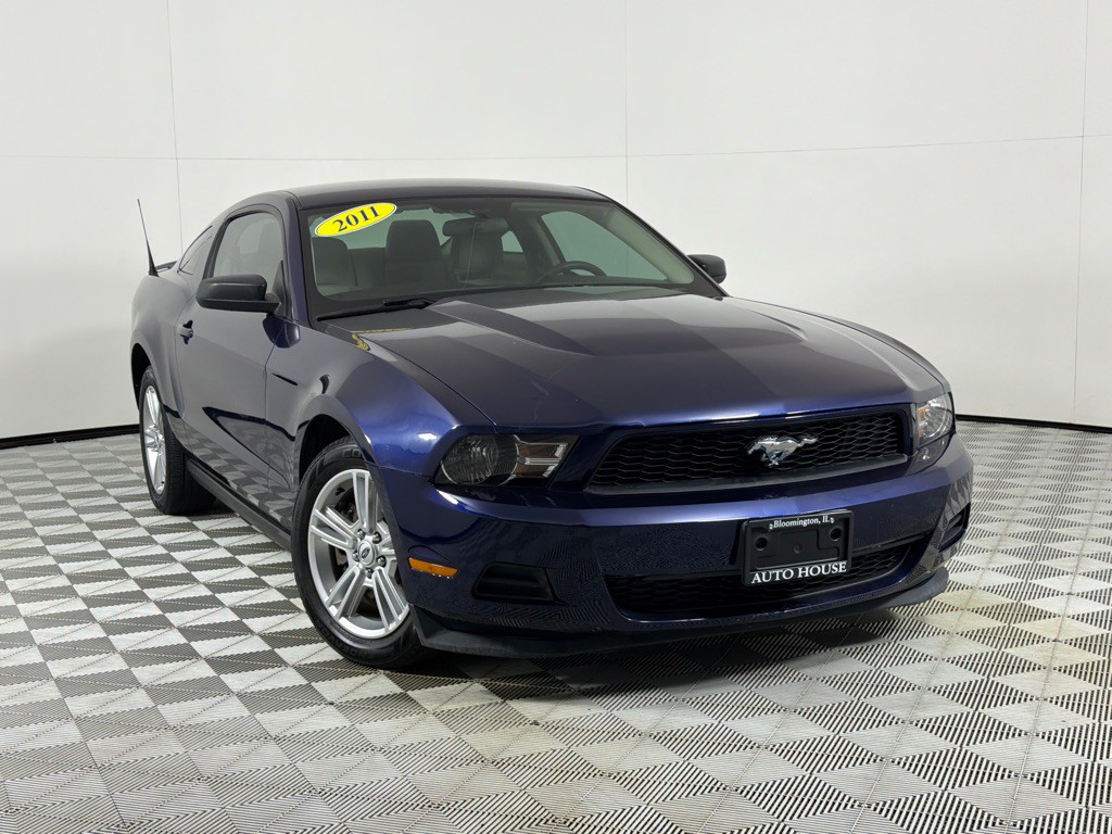 2011 Ford Mustang Image 2