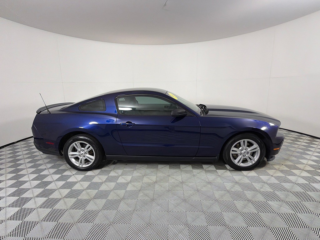 2011 Ford Mustang Image 4