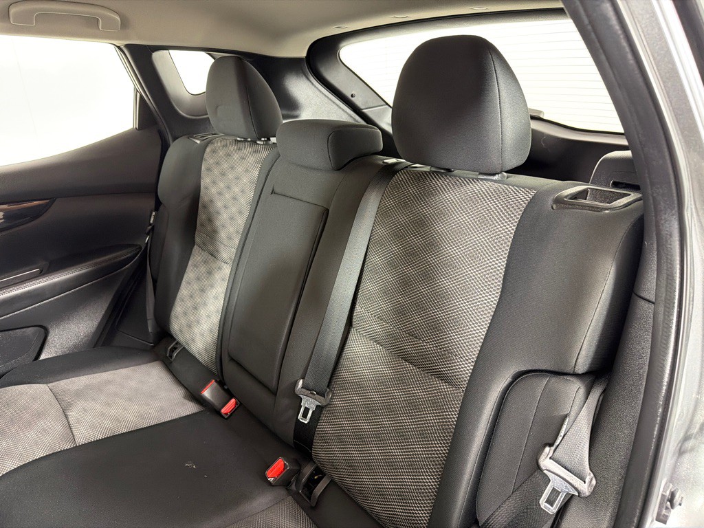 2022 Nissan Rogue Image 21