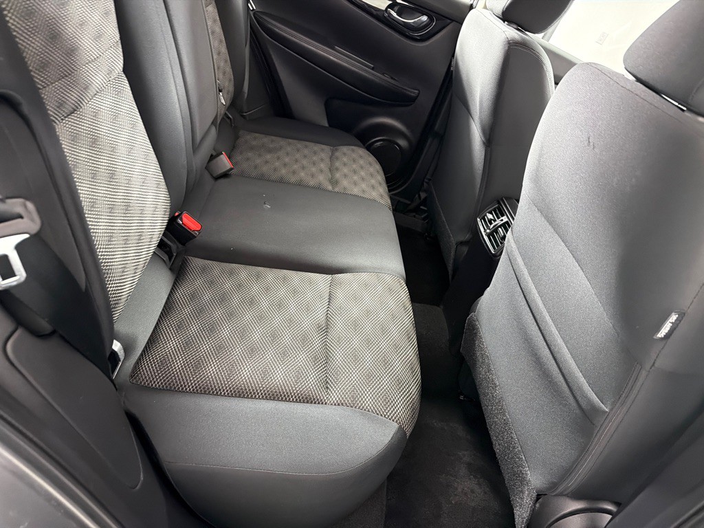 2022 Nissan Rogue Image 23