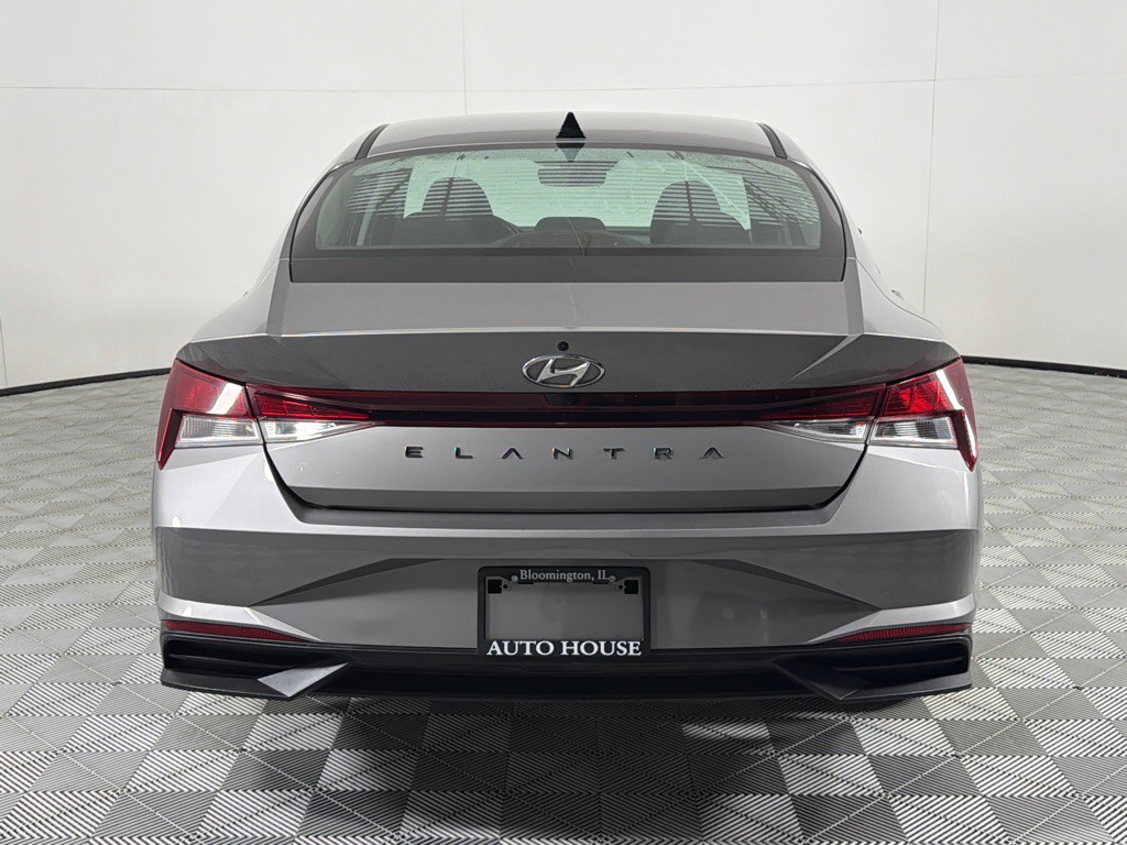 2022 Hyundai Elantra Image 6