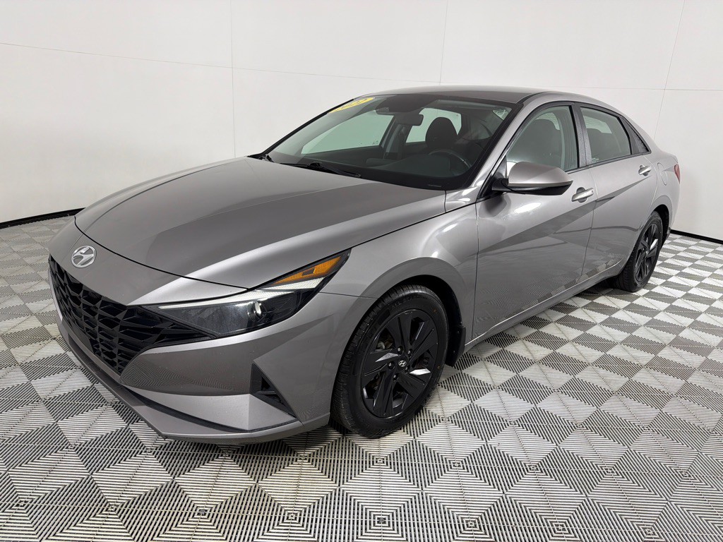 2022 Hyundai Elantra Image 9
