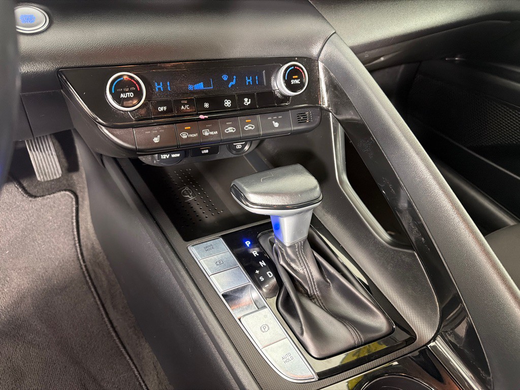 2022 Hyundai Elantra Image 16