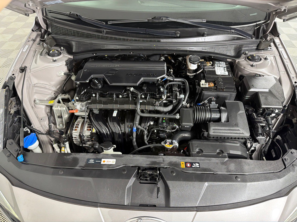 2022 Hyundai Elantra Image 23