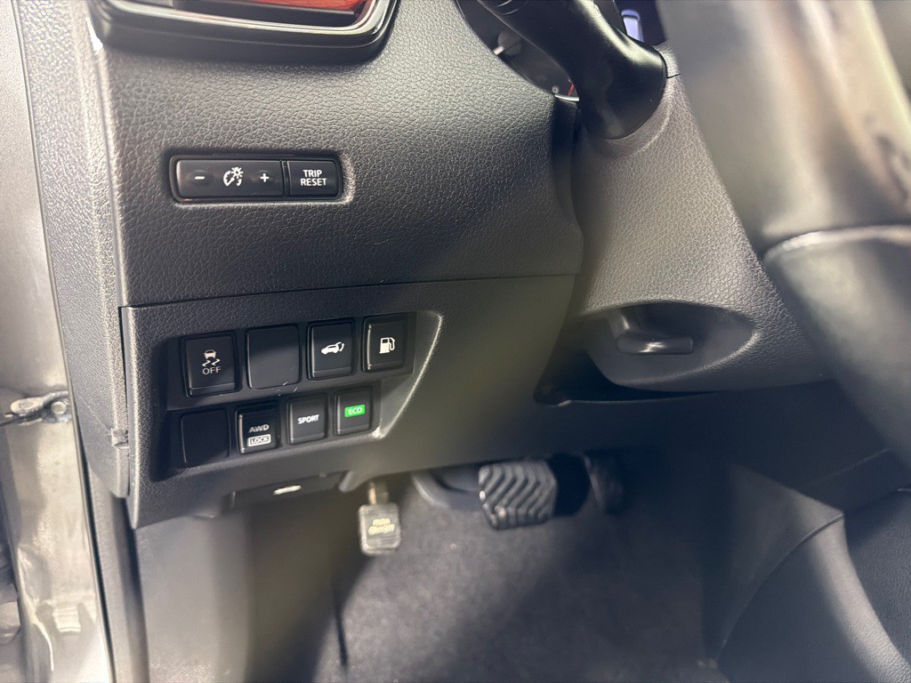 2018 Nissan Rogue Image 13