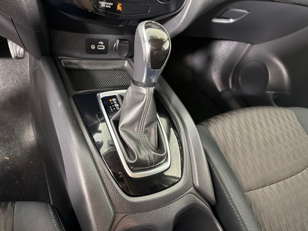 2018 Nissan Rogue Image 17