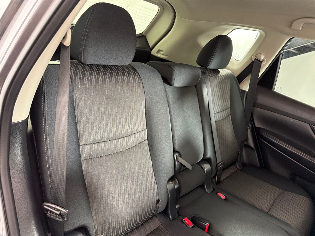 2018 Nissan Rogue Image 23