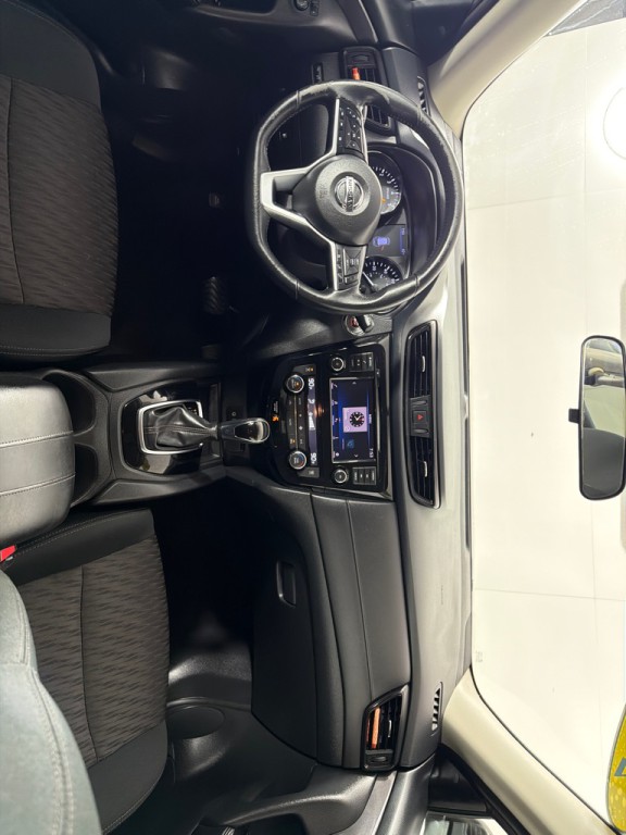 2018 Nissan Rogue Image 26