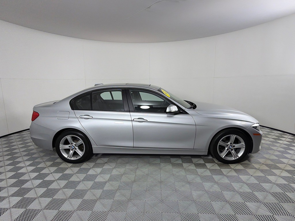 2015 BMW 3 Series Image 4