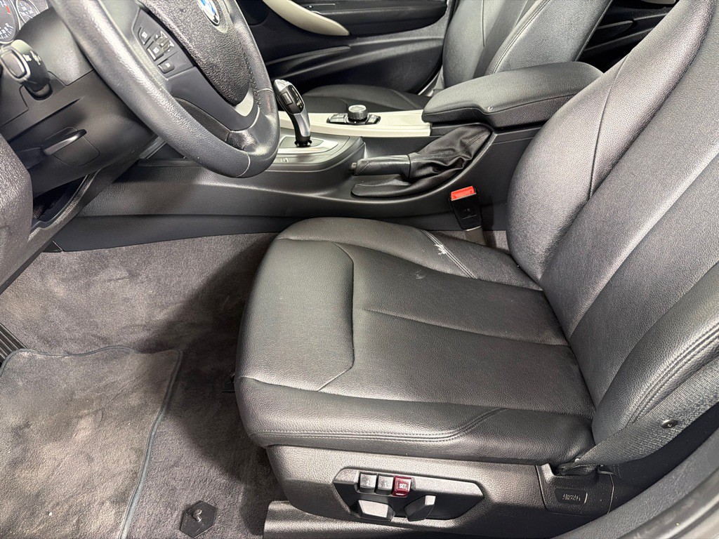 2015 BMW 3 Series Image 12