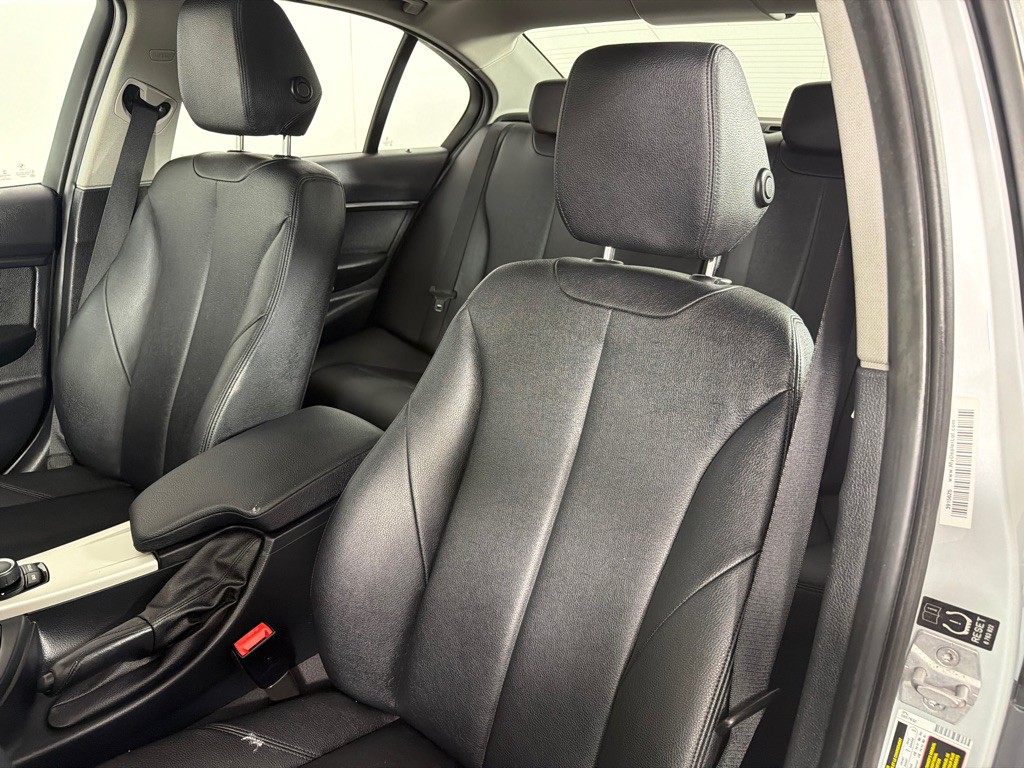 2015 BMW 3 Series Image 13