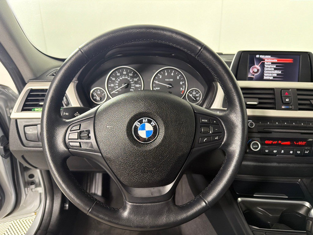 2015 BMW 3 Series Image 16