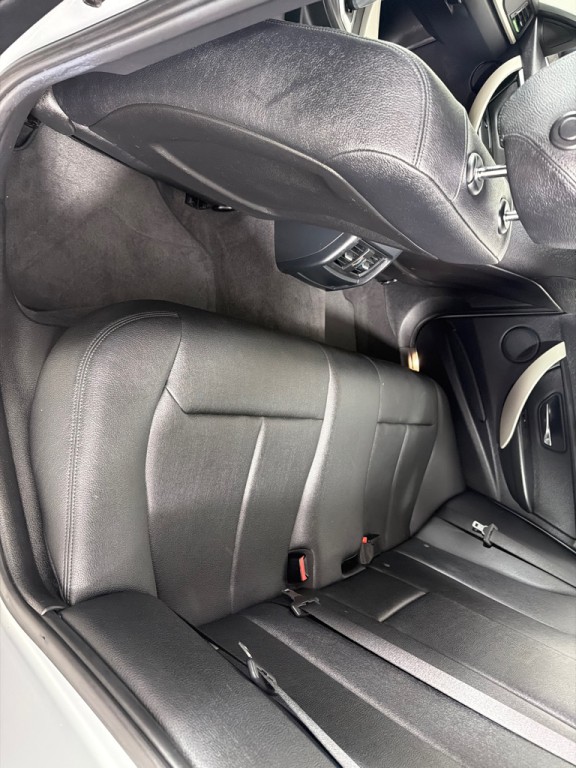 2015 BMW 3 Series Image 19
