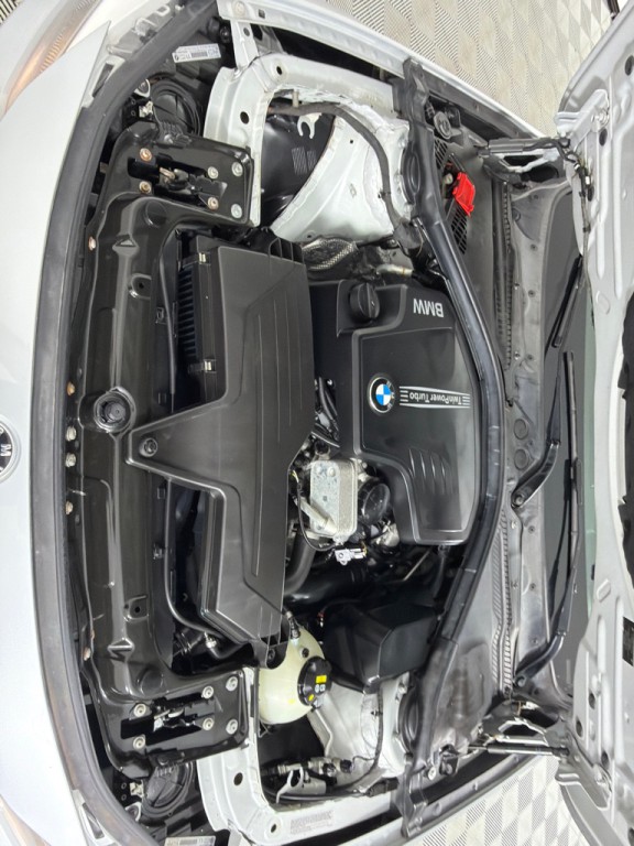 2015 BMW 3 Series Image 26