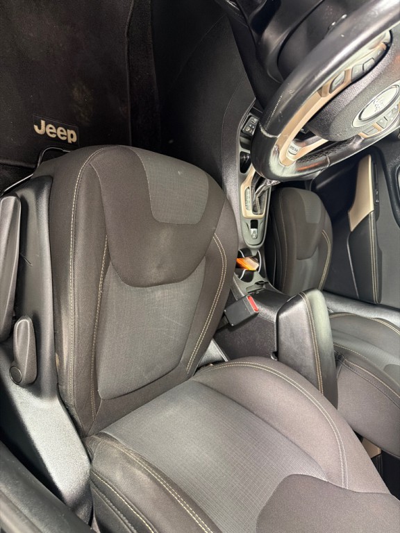 2017 Jeep Cherokee Image 11