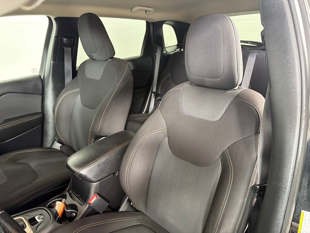 2017 Jeep Cherokee Image 12