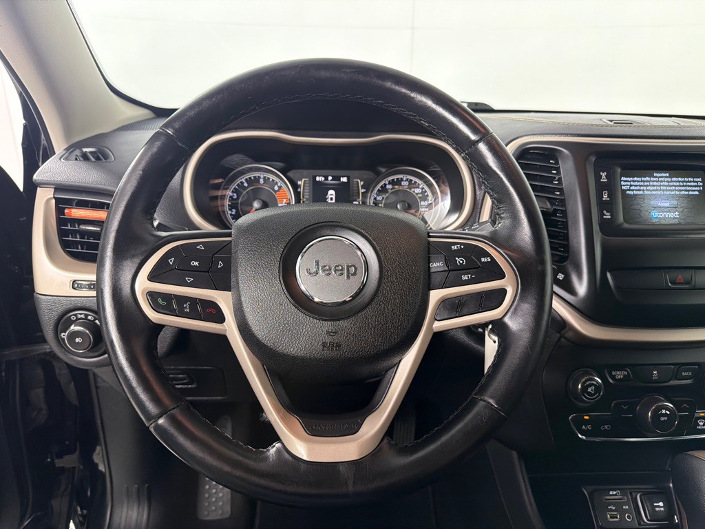 2017 Jeep Cherokee Image 14